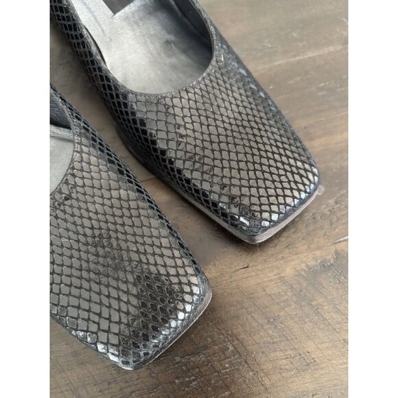 Stuart Weitzman Black Textured Heels - Picture 4 of 15